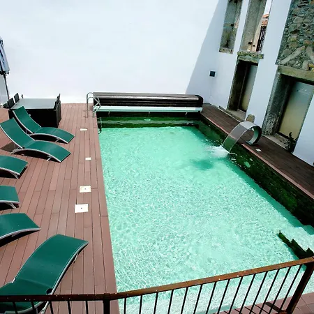 Konukevi Casa Dos Pocos 4*